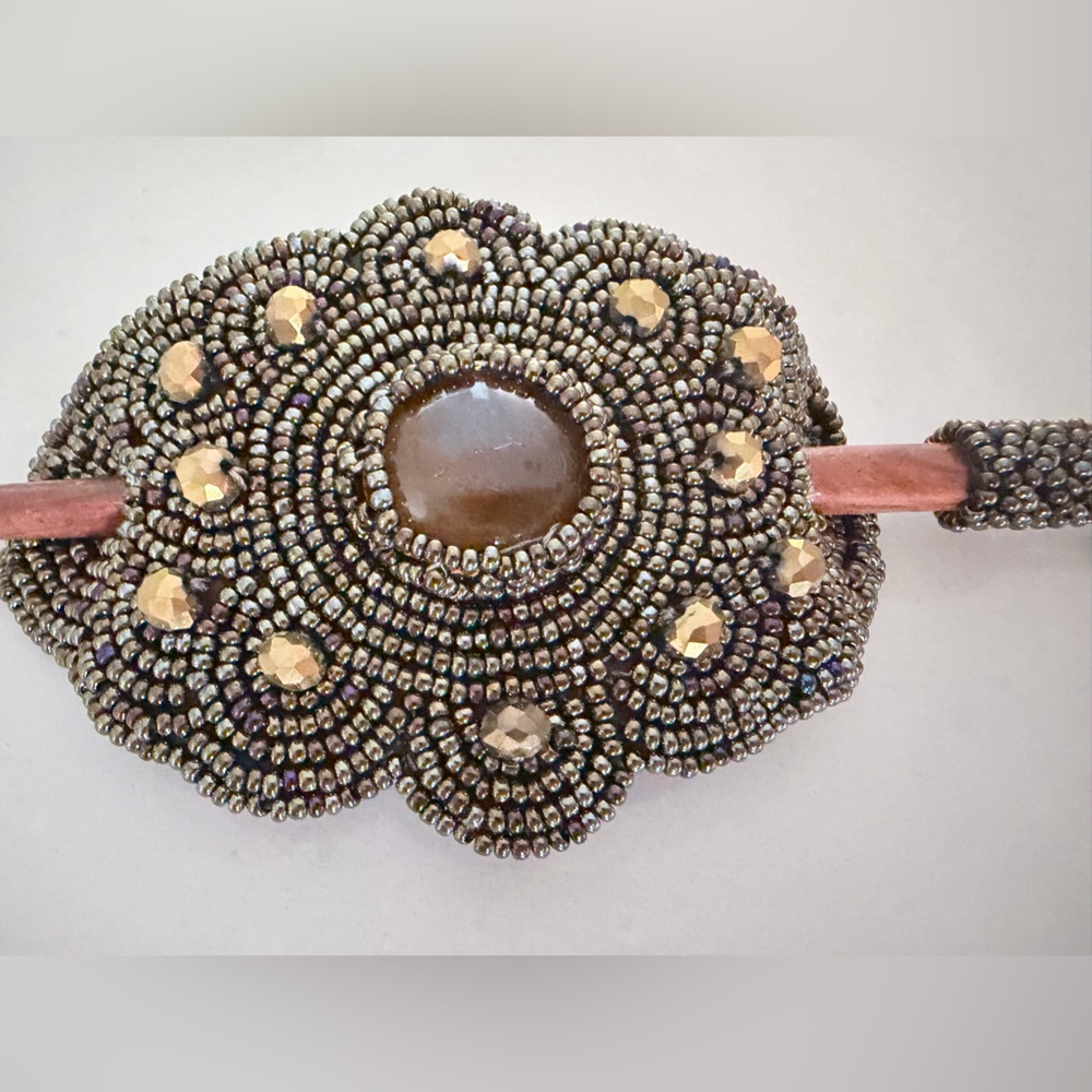 Espresso Beaded Hairpin Barrette with Gold Accents handmade by Indigenous Artist - Picture 3 of 6